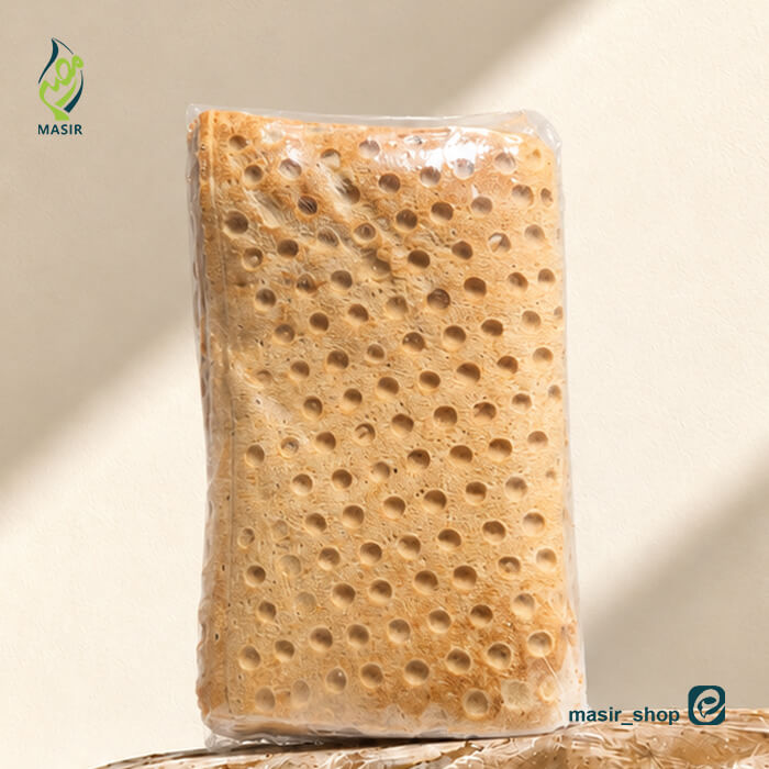 خرید نان کامل 300 گرمی مصیر